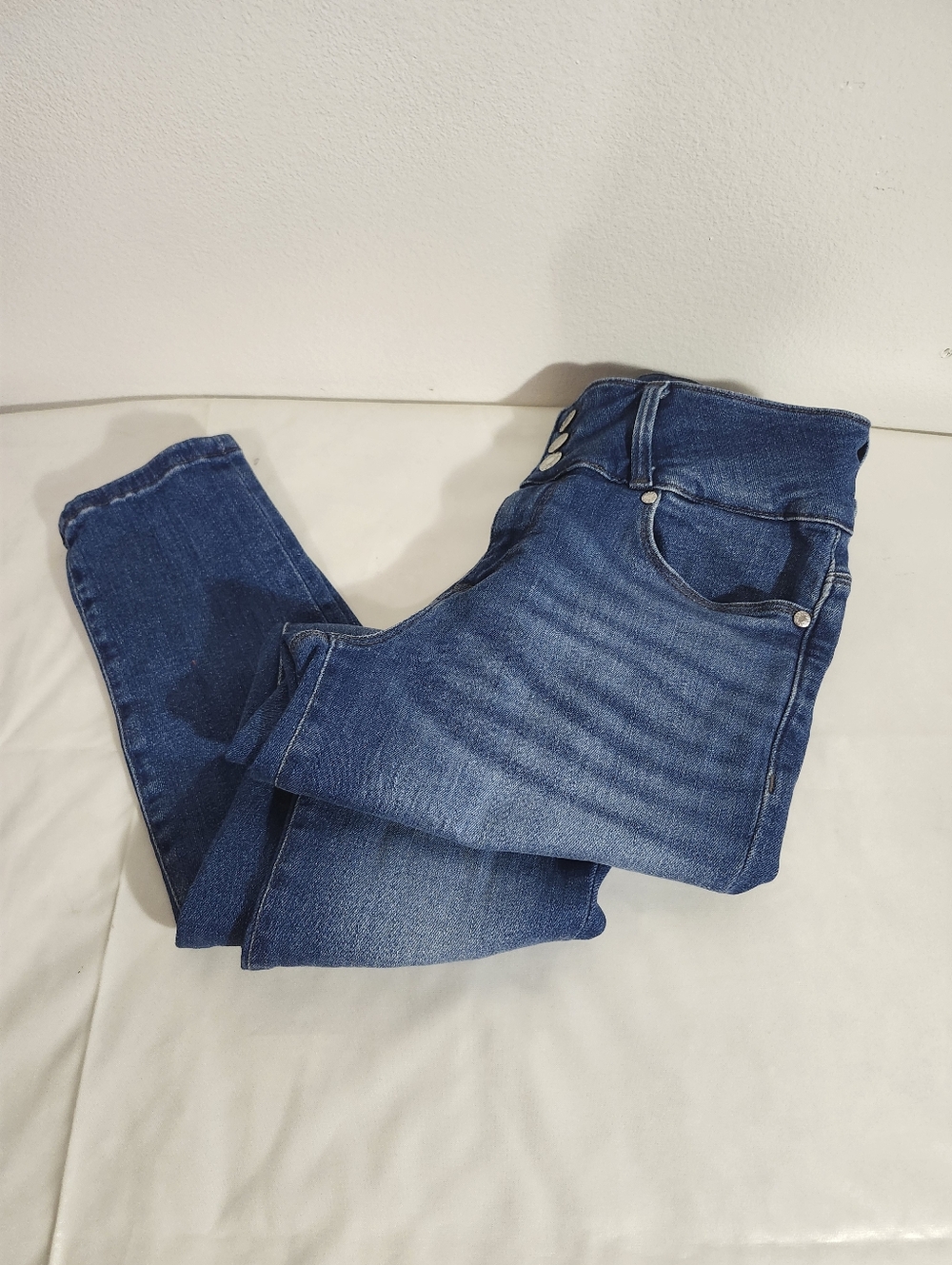 Guess Women’s Blue Mid rise-Waist Skinny Jeans
